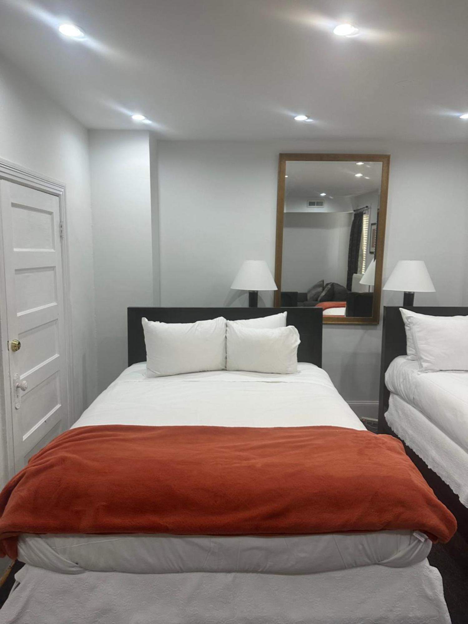 Gorgeous Refurbished 1Bdrm And 1Den Home Washington Esterno foto