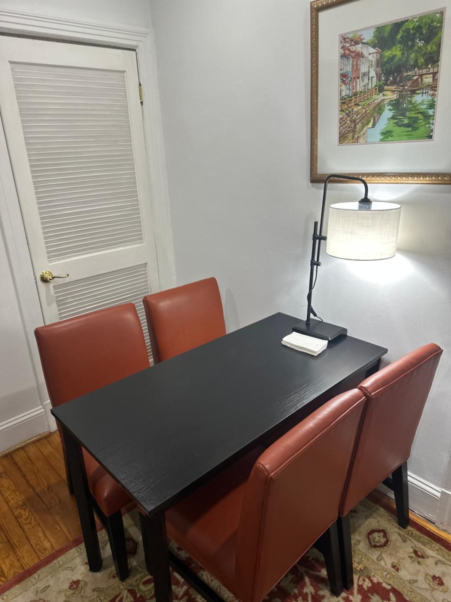 Gorgeous Refurbished 1Bdrm And 1Den Home Washington Esterno foto